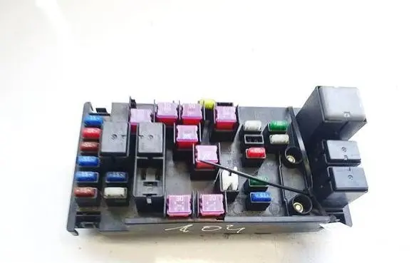 Subaru Forester SH Fuse box set mb100200b 82241sc020