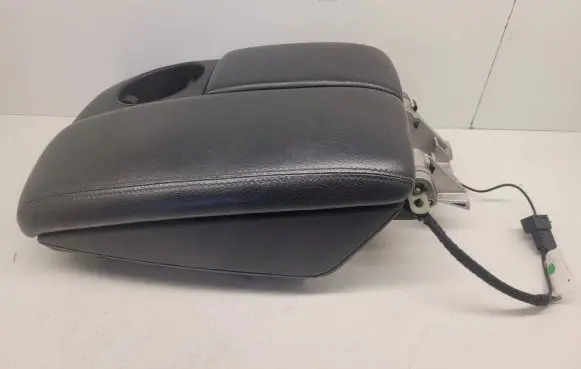Audi Q7 4L Armrest 4L1864207 ERC46000