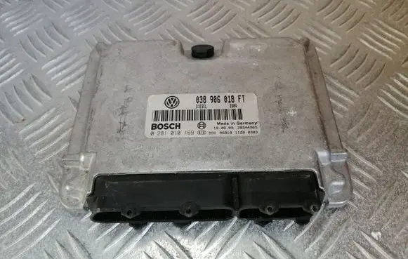 Volkswagen PASSAT B5.5 Engine control unit/module 038906018FT 0281010169
