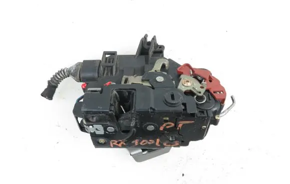 Audi A4 S4 B6 8E 8H Rear door lock 8E0839016C