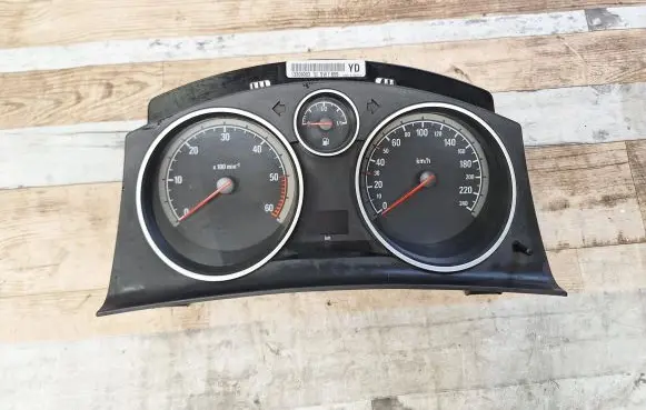 Opel Zafira B Speedometer (instrument cluster) 13309003 SW7655