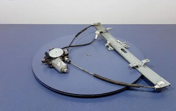 Suzuki Grand Vitara I Front door window regulator with motor 83460-65D00