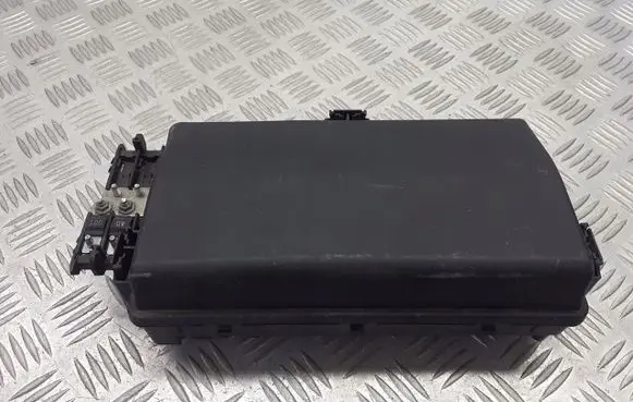 Opel Insignia A Fuse box cover 13275882
