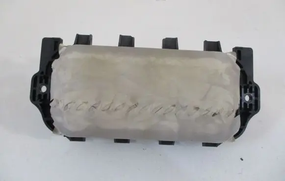 Citroen C4 III e-C4 Passenger airbag 9831018680
