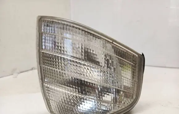 Mercedes-Benz C W202 Front indicator light 183357B