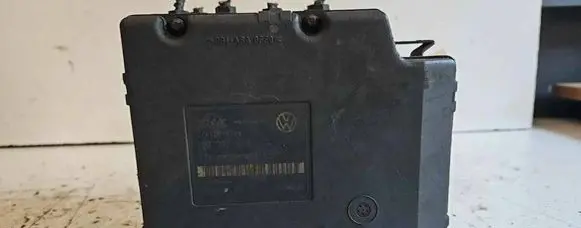 Volkswagen Golf IV ABS Pump 1C0907379 100947303 M0H24838