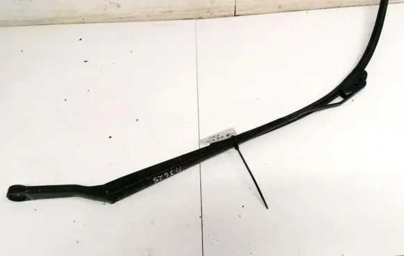 Nissan Almera Tino Front wiper blade arm
