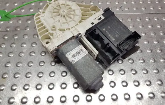Volkswagen PASSAT B6 Front door window regulator motor S27698946 1K0959701P 1K0959793L