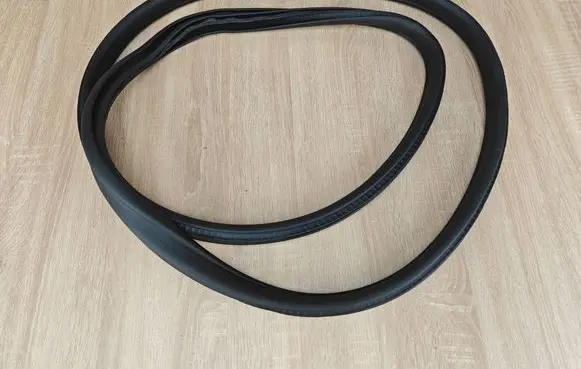 BMW 4 G22 G23 G24 G26 Front door rubber seal 7482945