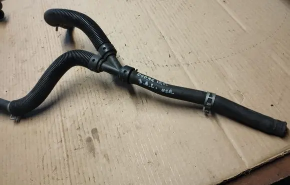Chrysler Town & Country V Engine coolant pipe/hose