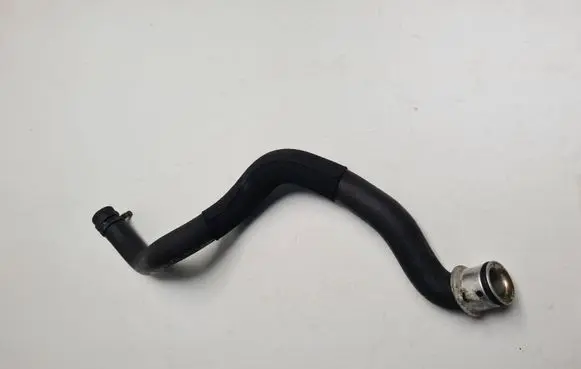 Mercedes-Benz C W204 Engine coolant pipe/hose A2045017182