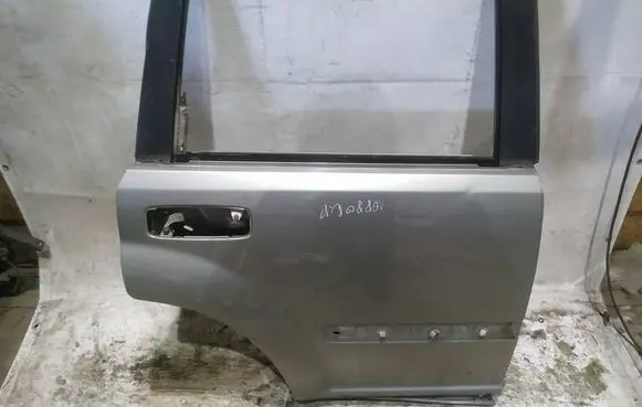 Nissan X-Trail T30 Rear door PILKOS