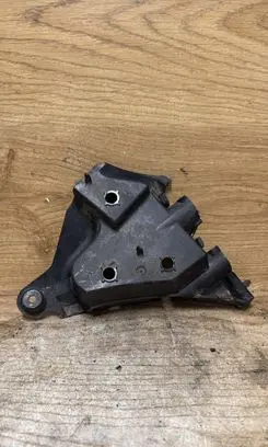 Volvo XC60 Front bumper mounting bracket 30764619