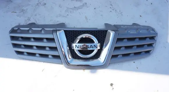 Nissan Qashqai Front bumper upper radiator grill GRILLATRAPA