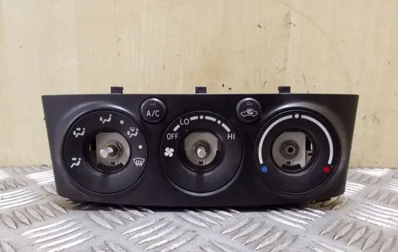 Toyota Avensis T250 Climate control unit 5590005120 MB1465700753