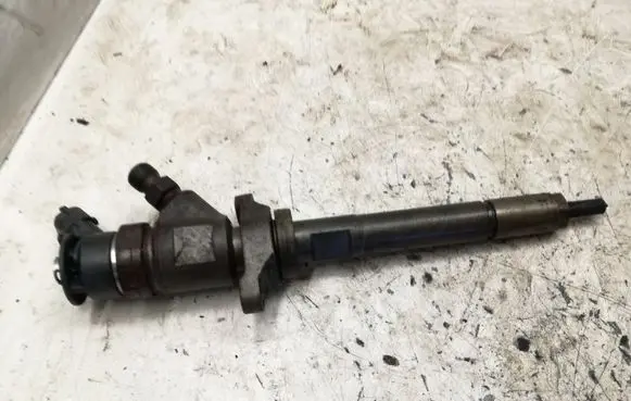 Ford Focus Fuel injector 04451103539M5Q9F593AA