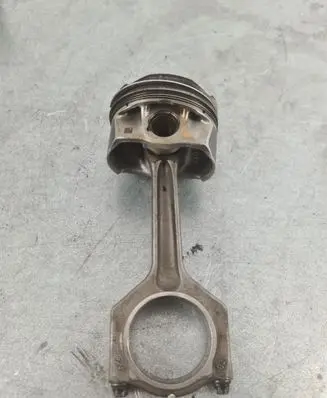 BMW 1 F20 F21 Piston with connecting rod 7846593