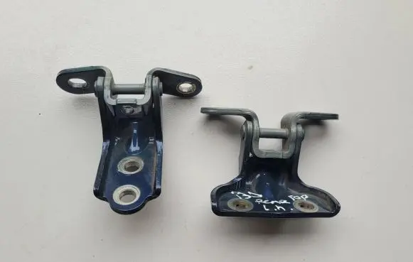 Rear door hinge set