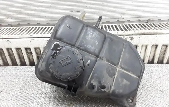 Mercedes-Benz C W203 Coolant expansion tank/reservoir 2035000049