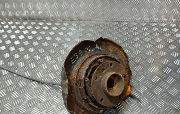 BMW 5 E39 Rear wheel hub spindle/knuckle 