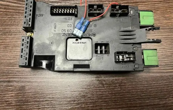Volkswagen II LT Fuse box set 0005400950