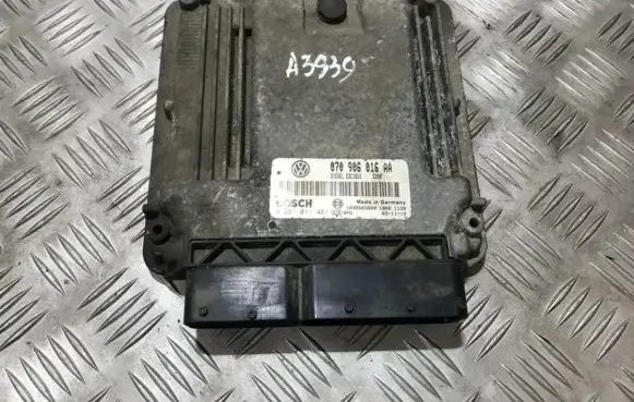 Volkswagen Touareg I Engine control unit/module 0281011481 070906016aa