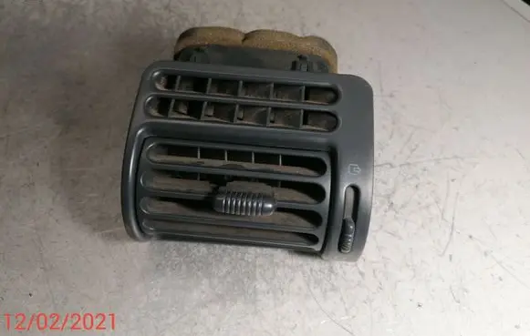 Peugeot 806 Dashboard side air vent grill/cover trim 1461978077