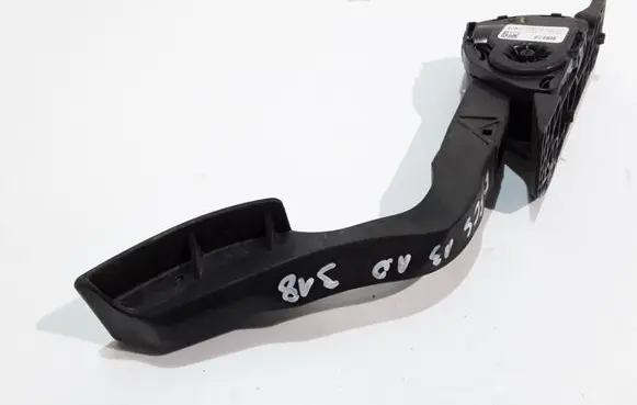 Ford Focus Accelerator throttle pedal BV619F836BB