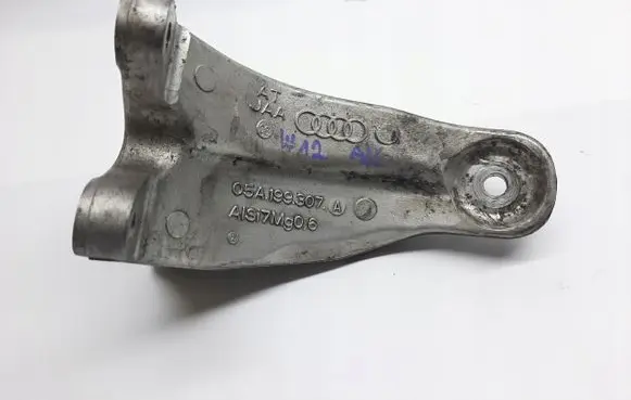 Audi Q7 4M Engine mount bracket 05A199307A