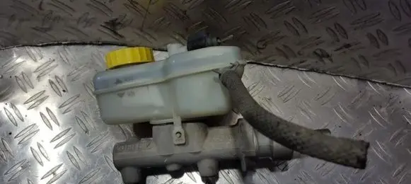 Skoda Fabia Mk1 (6Y) Master brake cylinder