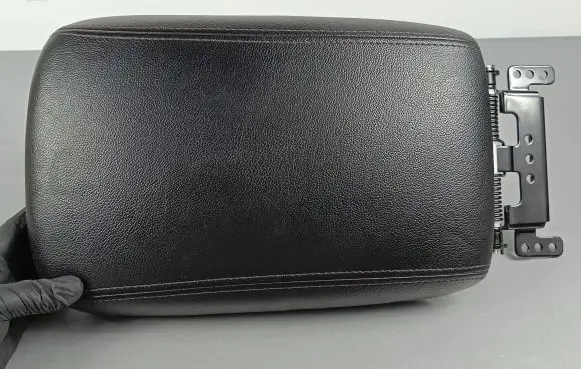 KIA Sorento Armrest