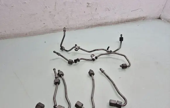 Mercedes-Benz GL X164 Fuel injector supply line/pipe 