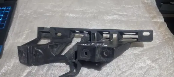 Renault Modus Front bumper mounting bracket 8200213544