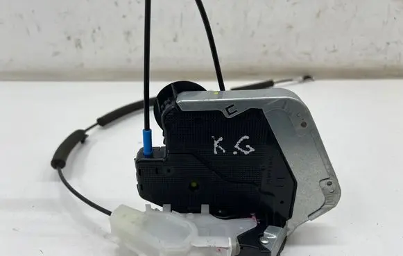 Toyota C-HR I Rear door lock A046693