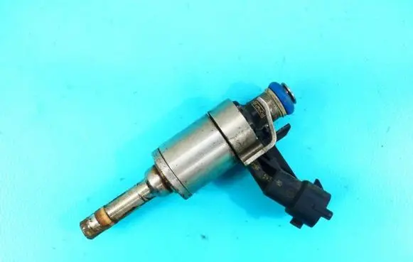 Volvo S60 Fuel injector 0261500119 IMPRK1233261