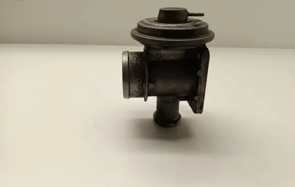 BMW 5 E39 EGR valve 722522