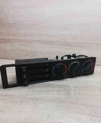BMW 5 E34 Climate control unit 8390070 8390071