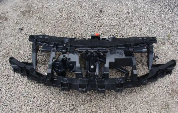 Renault Laguna III Radiator support slam panel 752100010R P0014992 C04535091