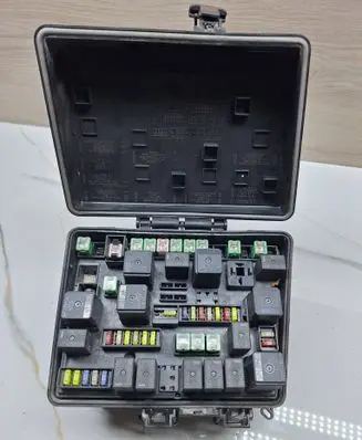Chrysler Pacifica Fuse box set 0508279 082004094846B3 16238AC