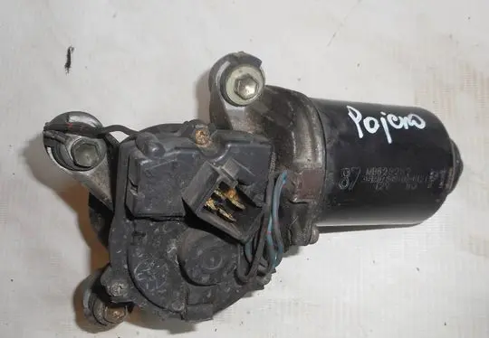 Mitsubishi Pajero Front wiper linkage and motor MB623287