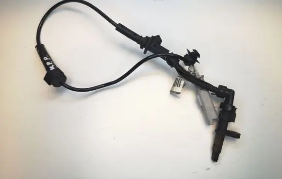 Opel Combo E ABS brake wheel speed sensor 9825606680