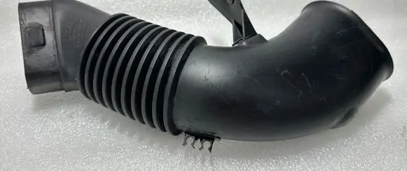 BMW 5 E60 E61 Air intake duct part 7790056