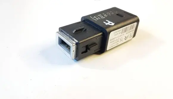 Peugeot 2008 II USB socket connector 9824334377 98217039DX