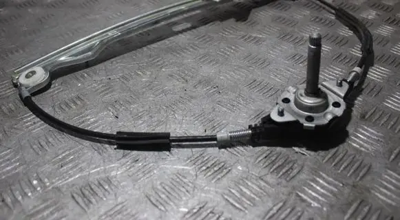 Rear door manual window regulator