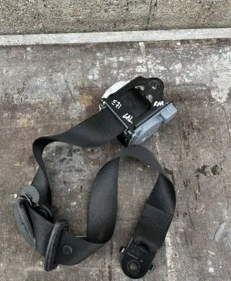 BMW X6 E71 Rear seatbelt 3052985 30577152 306090410