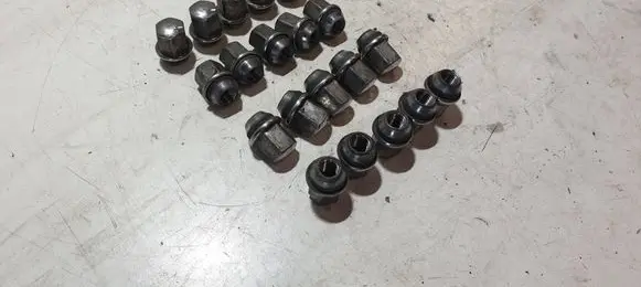 Dodge Durango III Wheel nut cap/cover 