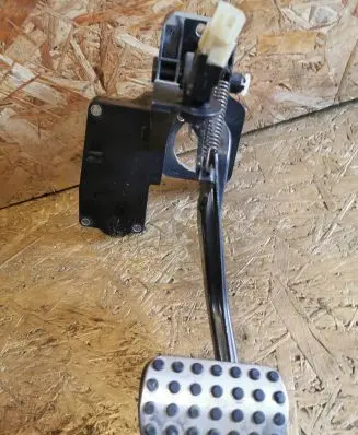Mercedes-Benz B W245 Brake pedal A1692902801 4010049B 738021