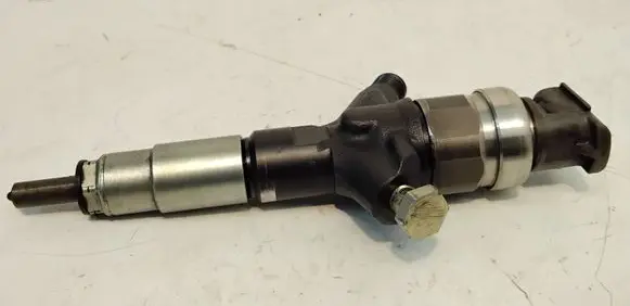 Subaru Forester SH Fuel injector 16613AA020 09K12738 B300D9E0