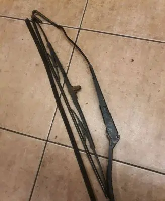 Volkswagen Multivan T4 Front wiper blade arm 701955409