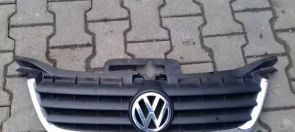 Volkswagen Touran I Front bumper upper radiator grill 1T0853651